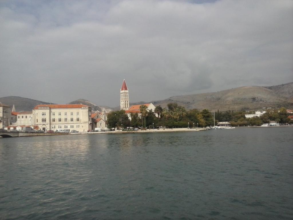 Apartment Meri Trogir Exterior foto